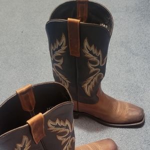 Women's cowboy boots